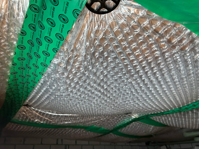 Detail van bevestiging en getapete naden van PIF